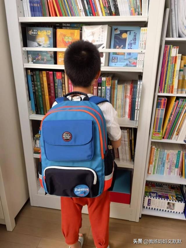 儿童买什么书包最好，家长应从哪些方面给娃挑选合适的书包
