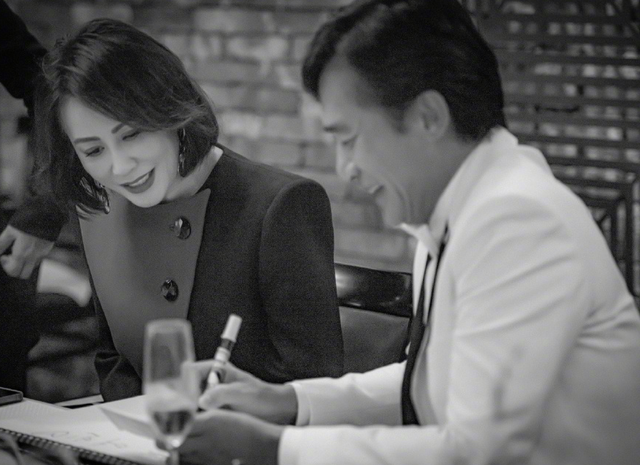 合照和合影有什么区别，和照片合影好吗（刘嘉玲新年晒夫妻合照放闪）