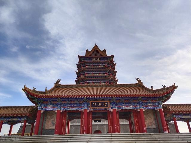 宁夏黄河楼的介绍，宁夏黄河楼的寓意（被称为“黄河金岸第一楼”）