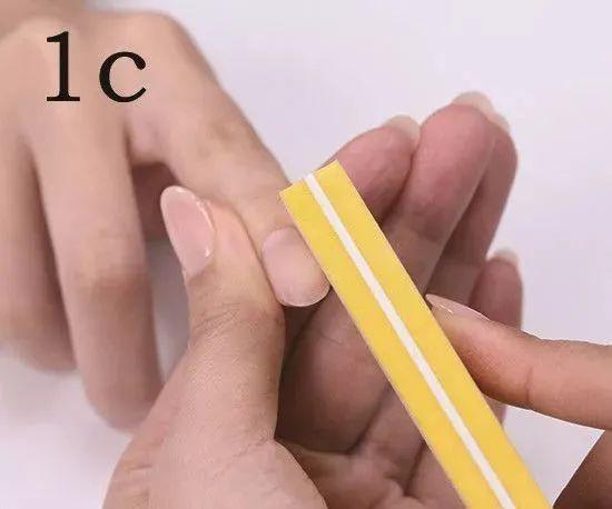 美甲怎么快速卸掉，怎么快速把美甲卸掉（最全的正确的涂甲油胶步骤——卸甲的操作步骤教程）