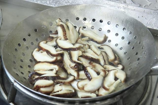 冬季女性养生食谱，冬季女性养生食谱有哪些（建议大家冬天多吃5样）