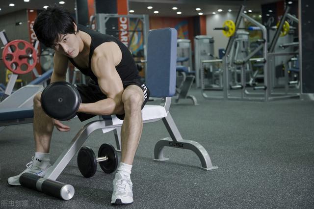 五四青年节短信，五四青年节的短信祝福语集锦（适合发朋友圈的句子）