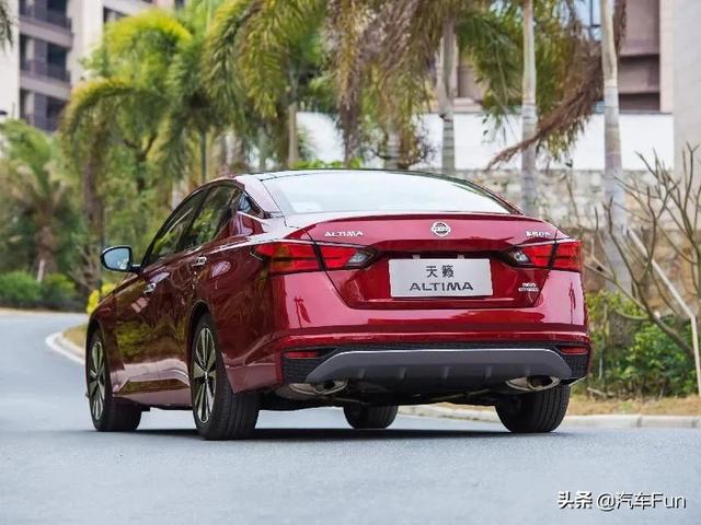 迈腾和天籁哪个好，迈腾和天籁怎么选（能否撼动德系在人们心中的地位）