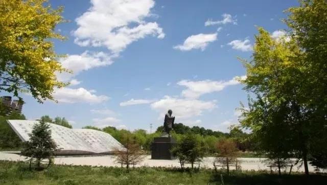 性价比高的二本大学排名，这25所“二本大学”（这两所二本院校背景深厚）