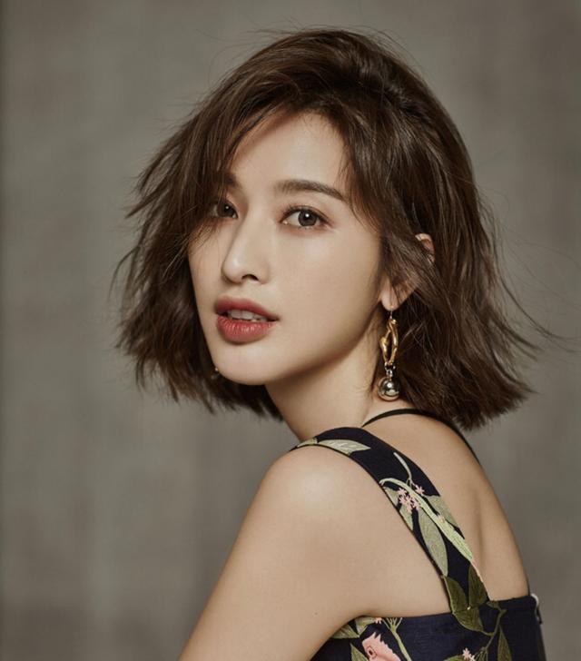 1,夏天别再披头散发了,太热!学会4种"明星同款"扎发,清凉时髦