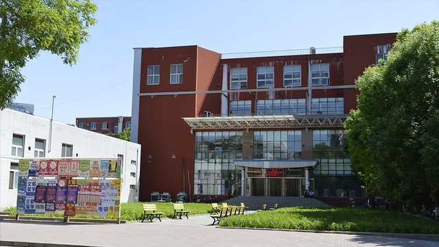 江西服装学院学费，2021年江西服装学院学费标准（不同大学相差上万）