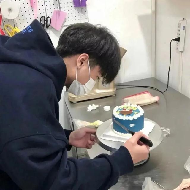 微信头像尺寸是多少，微信头像的尺寸是多少（自己动手拍情侣头像简直太甜了）