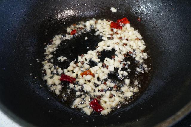 青菜怎么做好吃，水煮青菜怎么做好吃（记住家常简单做法）