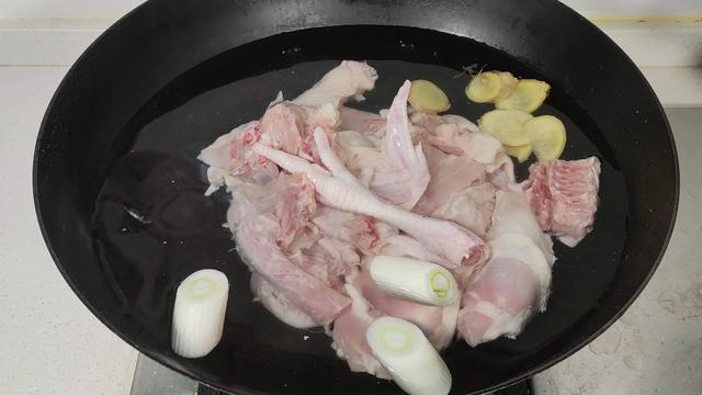 煲母鸡汤的方法，煲母鸡汤的方法与步骤（牢记“3放3不放”搭配）