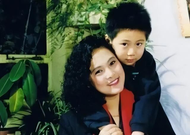 刘晓春个人资料，尤勇前妻刘晓春个人资料（郭凯敏：难忘泪与痛的漂泊岁月）