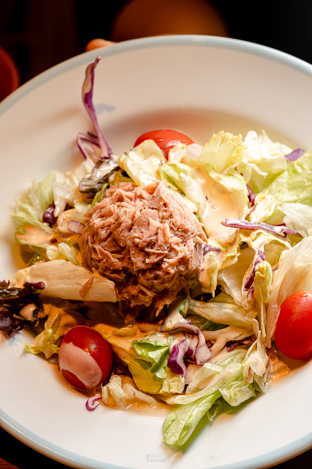 左刀右叉还是左叉右刀，左刀右叉还是左叉右刀（别再问萨莉亚，有没有倒闭了）