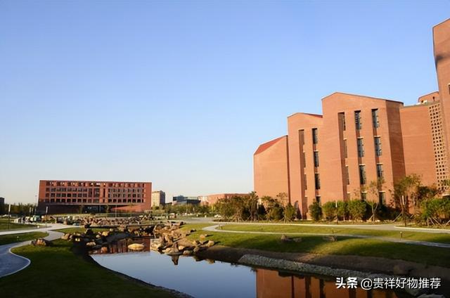 中国大学排行榜，2011中国大学排行榜100强（2022年全国大学最新排名名单）