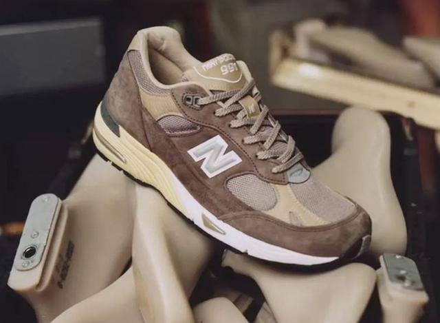 新百伦领跑和新百伦区别，新百伦领跑和新百伦区别是什么（曾经的“网红球鞋”NB新百伦）