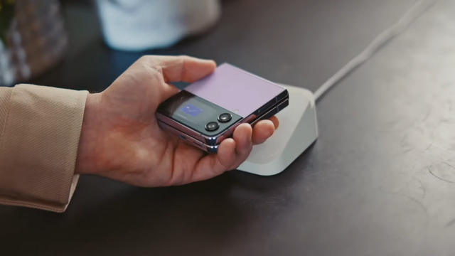 翻盖手机哪款好，翻盖手机哪个牌子好（这是目前最好的翻盖折叠屏手机）