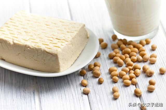 内酯豆腐的热量，内酯豆腐热量（常见豆制品热量揭秘）