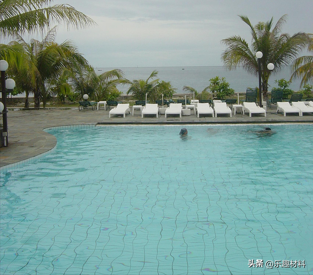 南沙群岛最大的自然岛屿是什么岛，南沙群岛最大的自然岛面积为0.43平方公里,其名字（中国只用一年将其扩大为36倍）