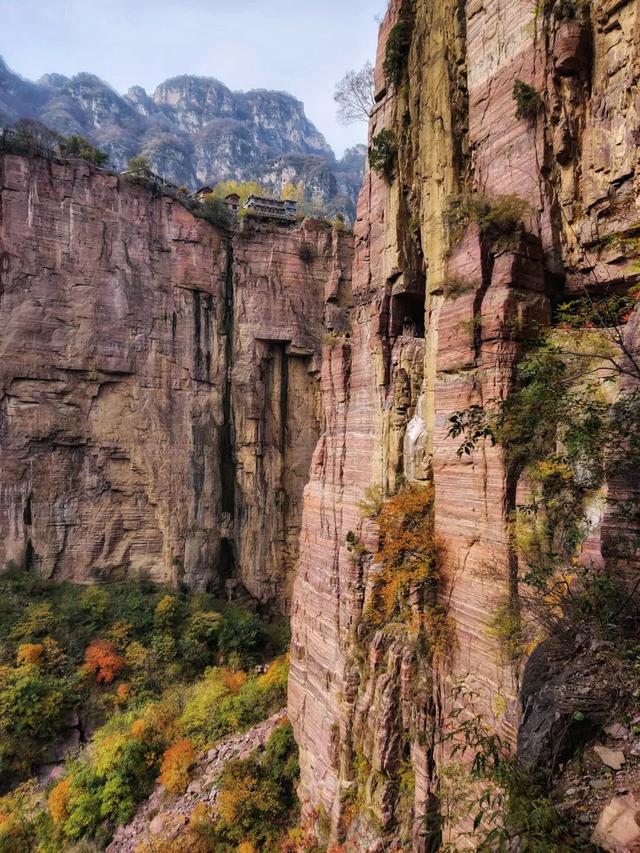 举起手来拍摄地，举起手来拍摄地郭亮村介绍（悬崖上有隐秘古村）
