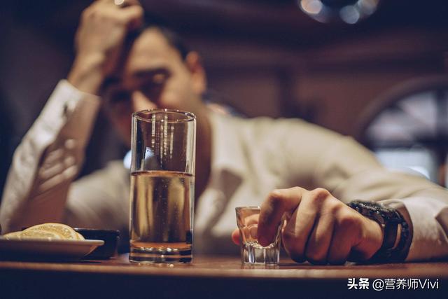 喝酒脸红的人能不能喝，喝酒脸红有什么办法可以解决（是能喝还是不能喝）