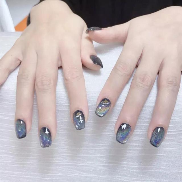 自然的猫眼美甲，超闪的猫眼美甲，美爆了！