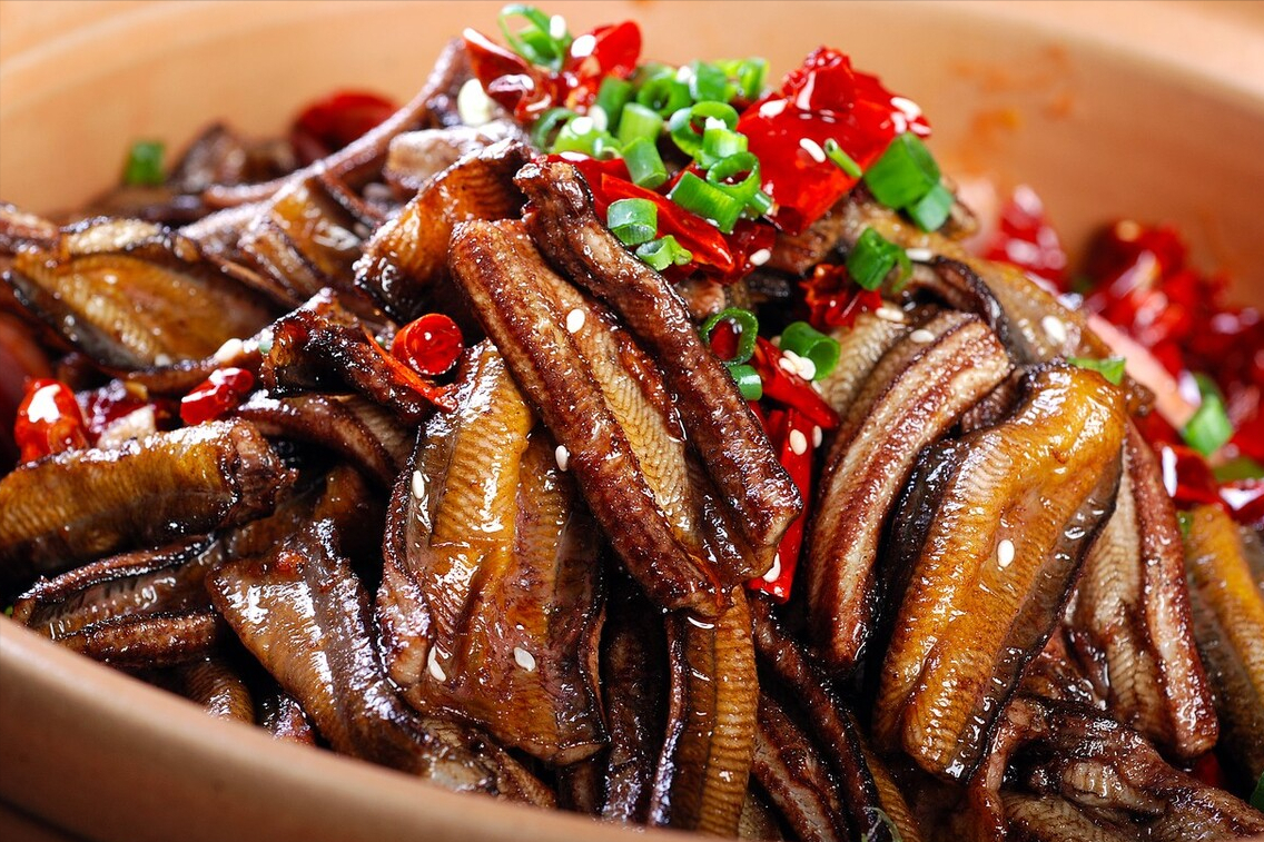 鳝鱼的做法(烧黄鳝别着急下锅) - 去钓鱼