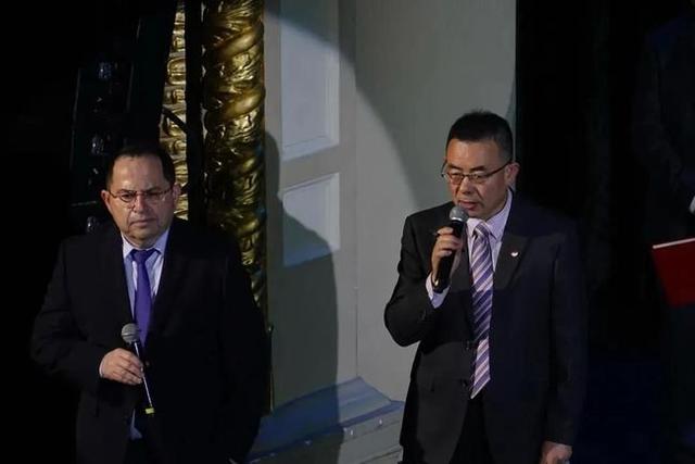 embraceyou是哪位作曲家的作品，embrace again（诠释人类命运共同体的恋歌）