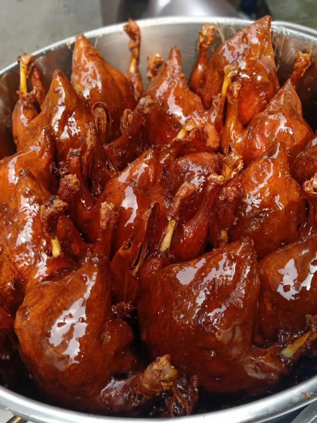 附近美食餐厅推荐表，顺德附近美食餐厅推荐（乐山超好吃的40家美食小站）