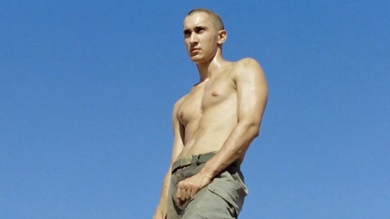 无论是最伟在《beau geste》中还是在van damme滑稽的《退伍军人》中