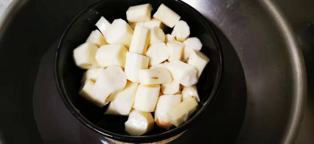 虾怎么炸又酥又脆，怎样炸小河虾酥脆窍门（制作炸大虾的面糊有技巧）