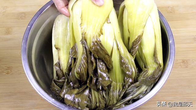 酸菜的制作方法和过程，腌酸菜方法（奶奶用50年的腌酸菜秘方）