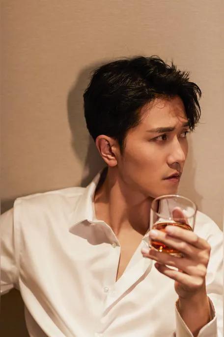 电视剧食人鱼事件，101是谁（《梅花红桃》主打偶像谍战）