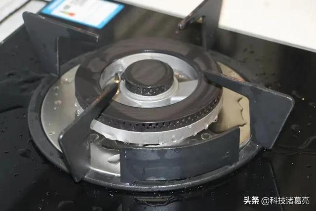 天然气燃气灶价格是多少，天然气燃气灶不打火是什么原因（300元的燃气灶和3000元的有什么区别）