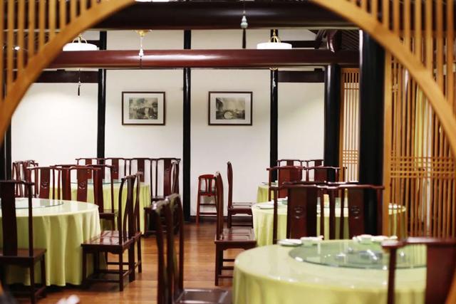 苏州旅游景点大全，苏州好玩的旅游景点（江南古镇、特色街区、绚丽之夜都在这）