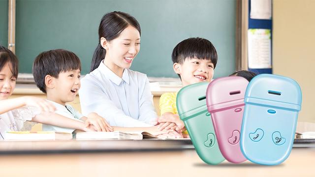 给孩子配手机最佳年龄，孩子多大配手机合适（开学要不要给孩子买电话手表）