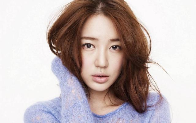 “甜美少女”尹恩惠：她是金钟国忘不了的女人，如今沦落在家种菜