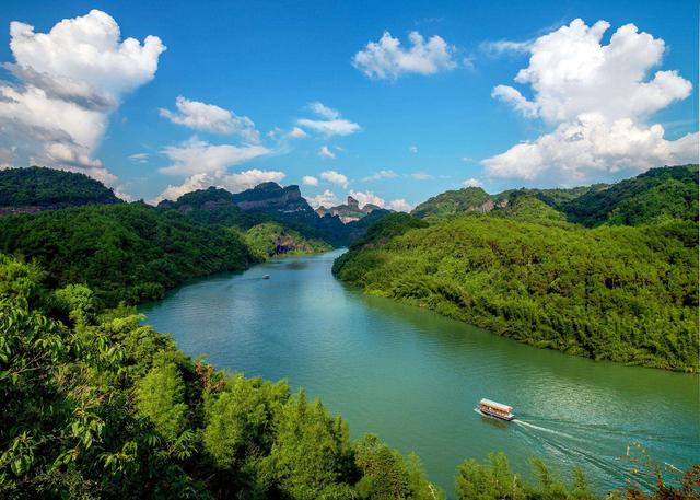 韶关旅游景点，旅游韶关旅游景点（“有山千丈色如丹）