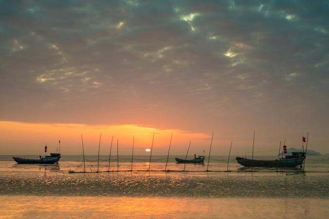 有海的地方哪个比较适合旅游，适合旅游的海边城市（带你领略上海的“海”）