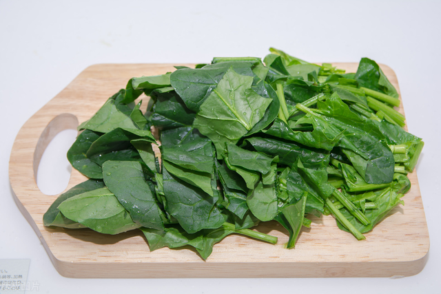 菠菜最好吃的15种做法，分享3种不同做法