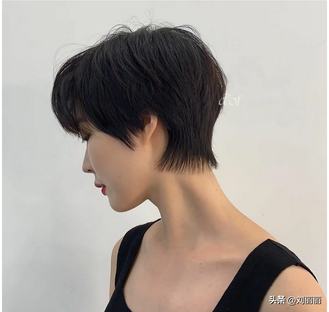 女生超好看的几种短发造型，女生最好看的短发发型（最美短发13款）