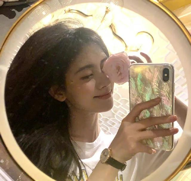 鞠婧祎照片，鞠婧祎照片仙气可爱（千年美女鞠婧祎浴室唱歌）