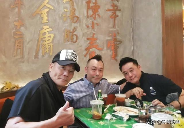 阴阳路之抄墓碑，电影阴阳路之抄墓碑剧情介绍（58岁“鬼王”雷宇扬娇妻成网红）