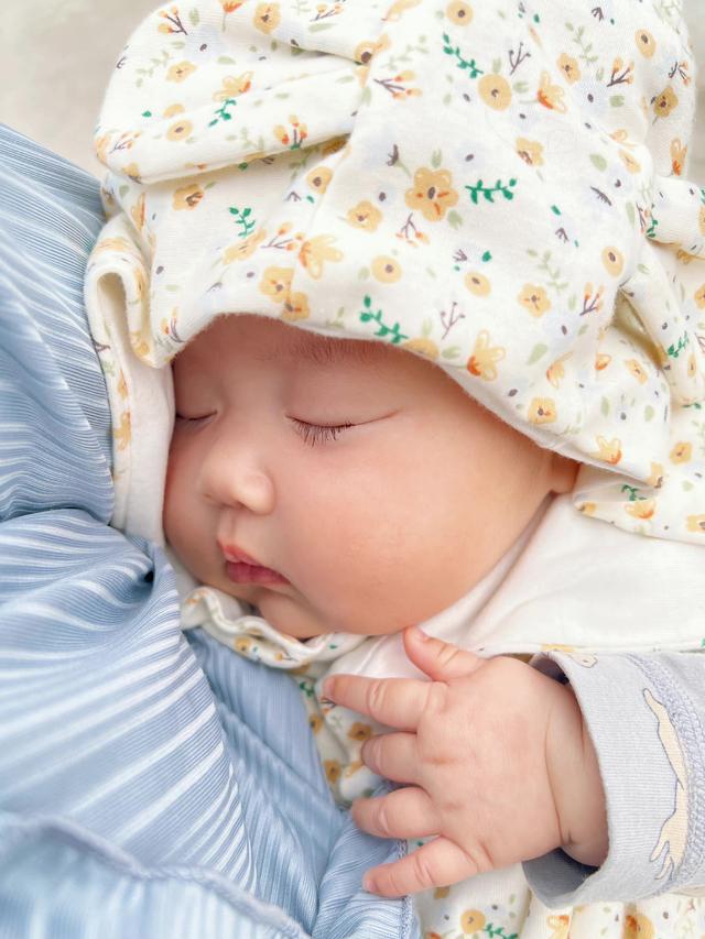 0-3岁婴幼儿发展特点，0到3岁婴幼儿早期发展特点（一月睡二月哭三月攒肚）