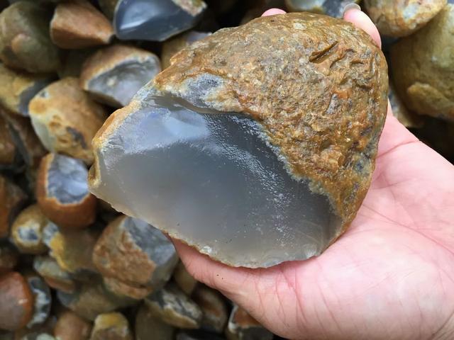 玉髓其实并不是玉，玉髓是玉么（几十块的玉髓和几千块的玉）