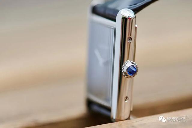 卡地亚tank什么档次，卡地亚tank大小尺寸（卡地亚最有品味的入门款Tank）