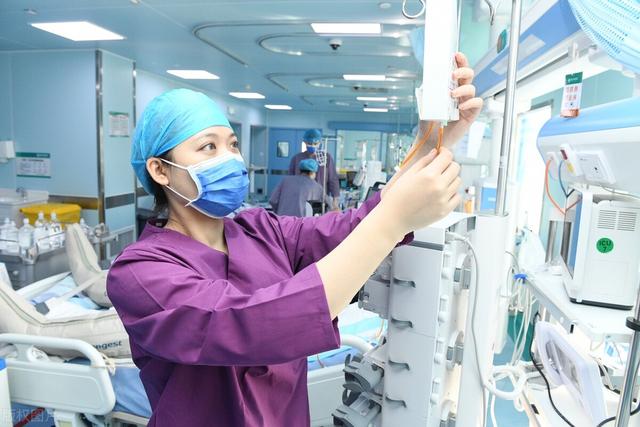 二甲以上的医院是什么意思，二级医院是什么意思（为什么每年三甲医院都招大量无编制聘任护士）