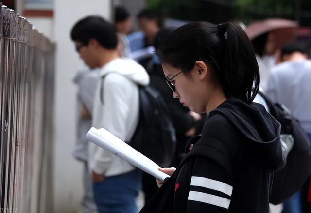 国企需要政审吗，进国企需要政审吗（公务员政审添“新规”）