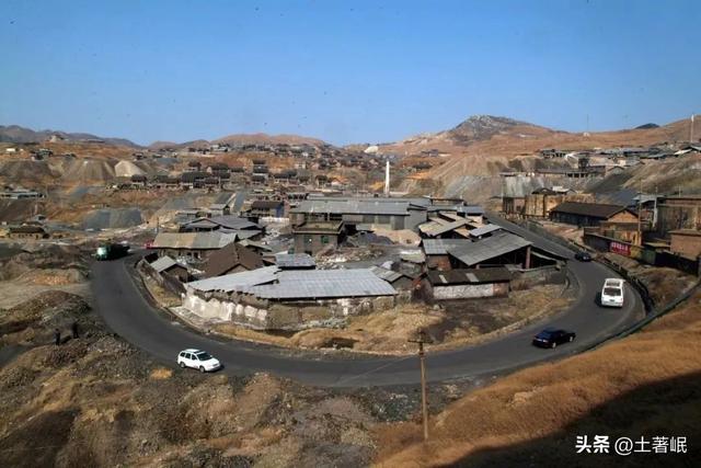 青山依旧在下一句，青山依旧在几度夕阳红的意思（青山依旧在，乡愁亦不愁）