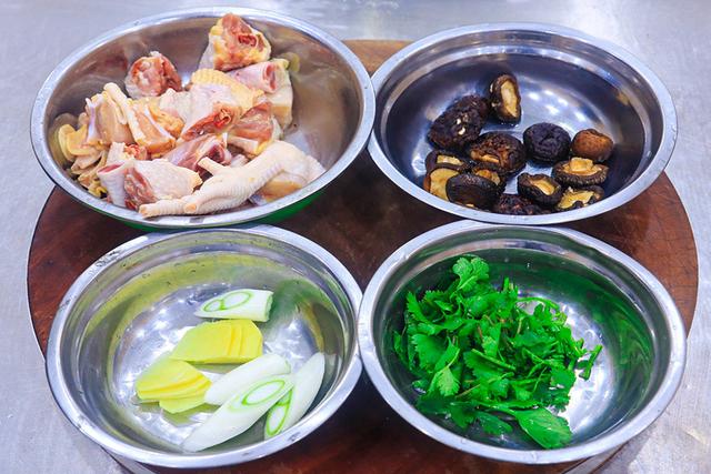 炖鸡汤放什么调料，炖鸡都用什么调料好_炖鸡放啥调料好（这5道滋补鸡汤）