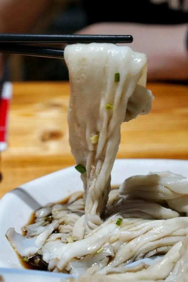 芋饺的做法比例，做芋饺的比例窍门（想赖在这个“小吃内卷地”吃到撑）