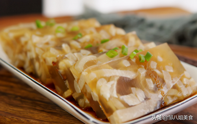 皮冻的家常做法，凉拌肉皮冻的家常做法（分享详细做法和比例）