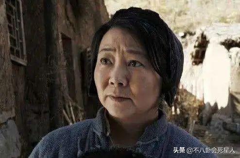 胡杨女人主题曲，胡杨女人主题曲是什么（演农村妇女出神入化的演员）